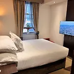 Central En-Suite Room 301